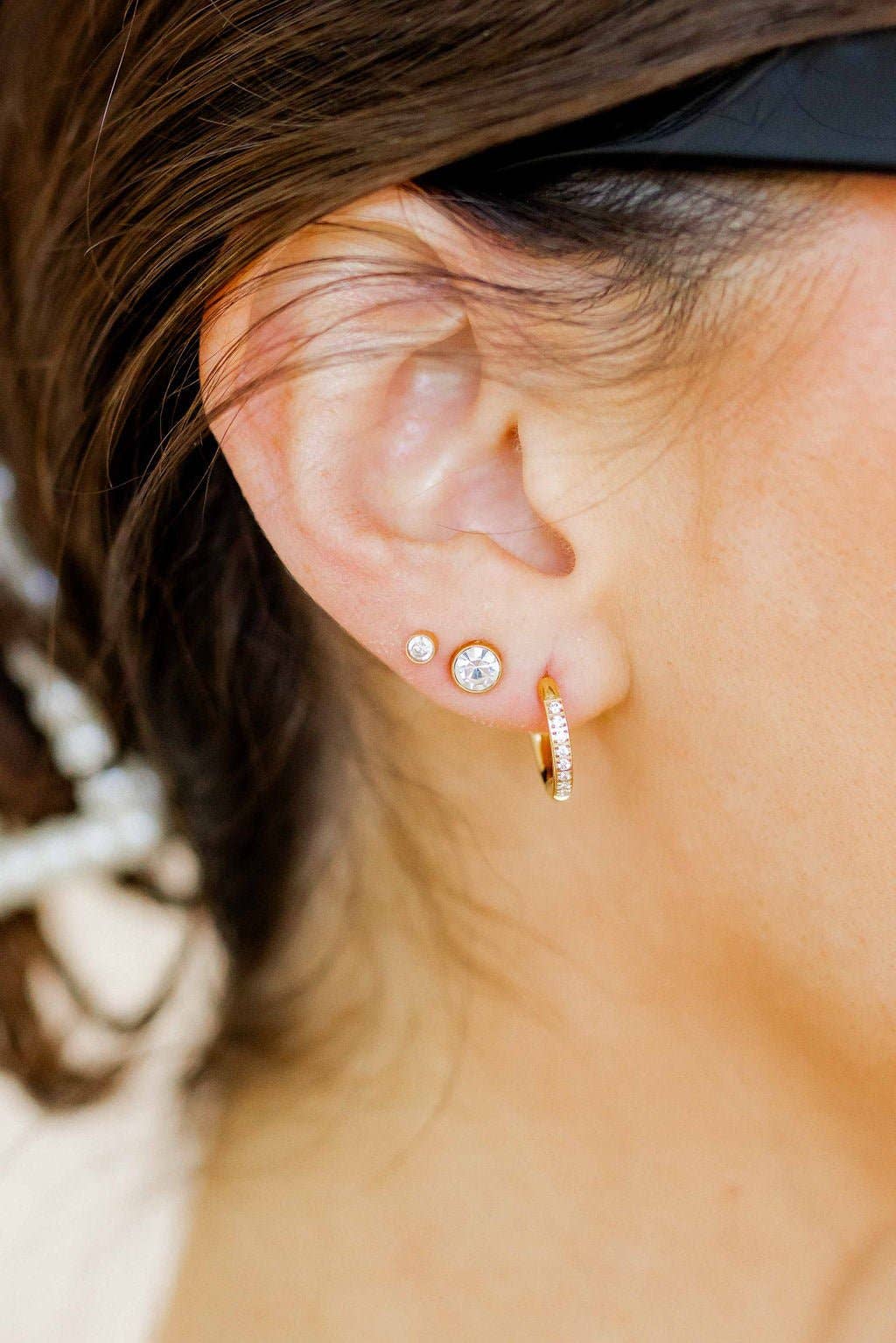 Screwback Stud Earrings - Micro Cooper Clear Gold