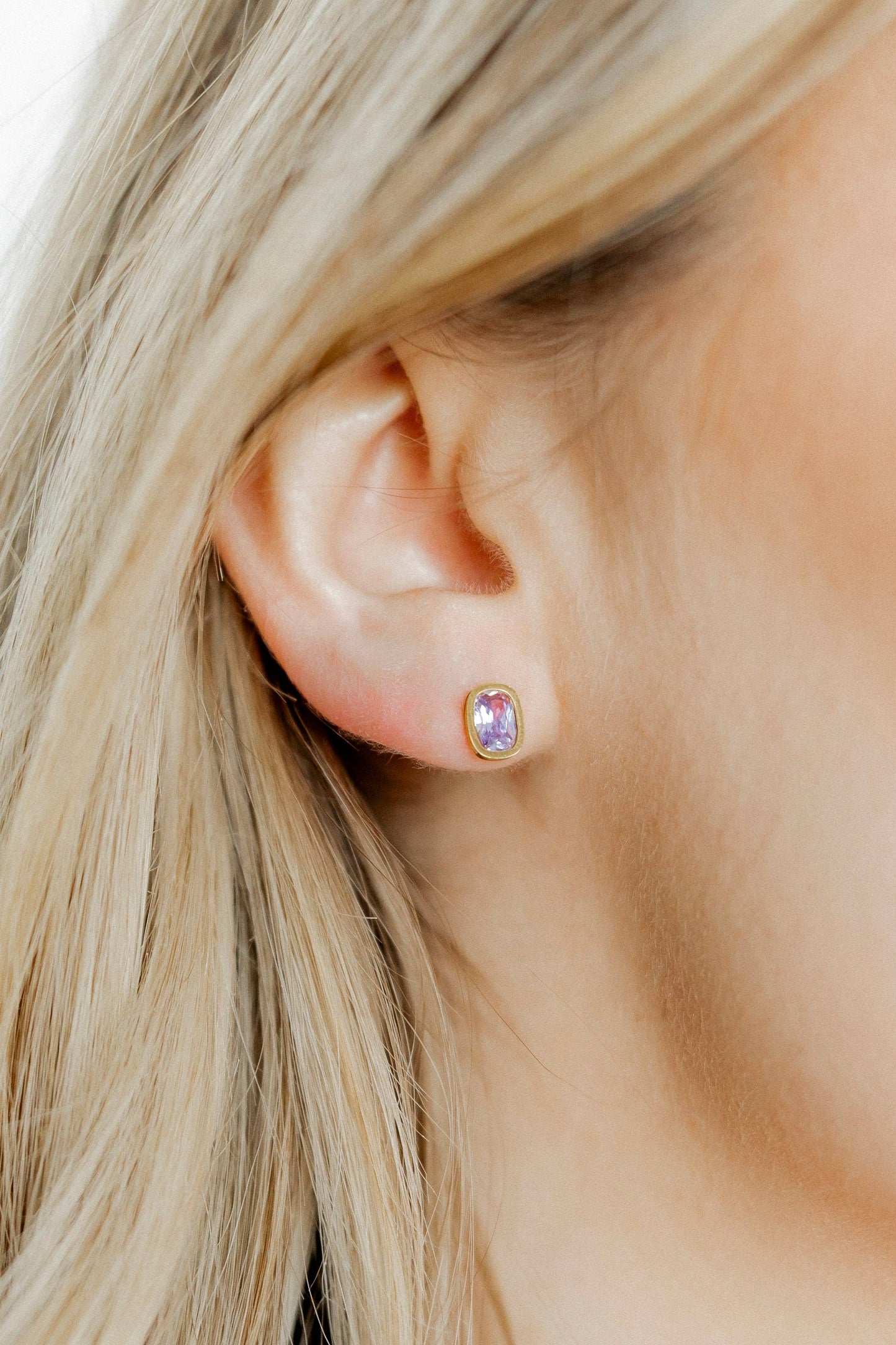 Screwback Stud Earrings - Kay Lavender