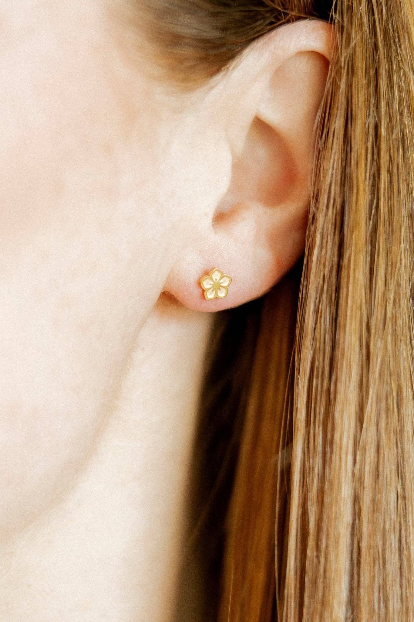 Screwback Stud Earrings - Hibiscus