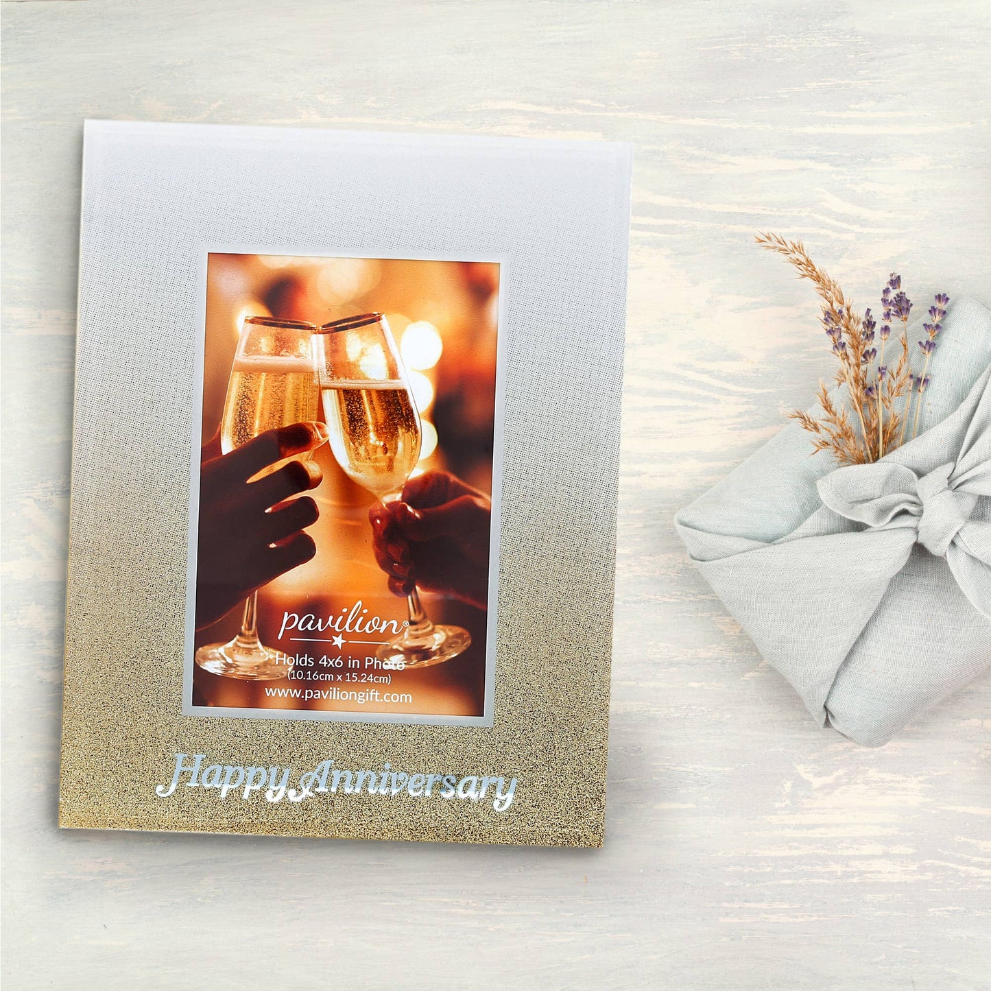 Happy Anniversary - 6.75" x 8.75" Frame (4" x 6" Photo)