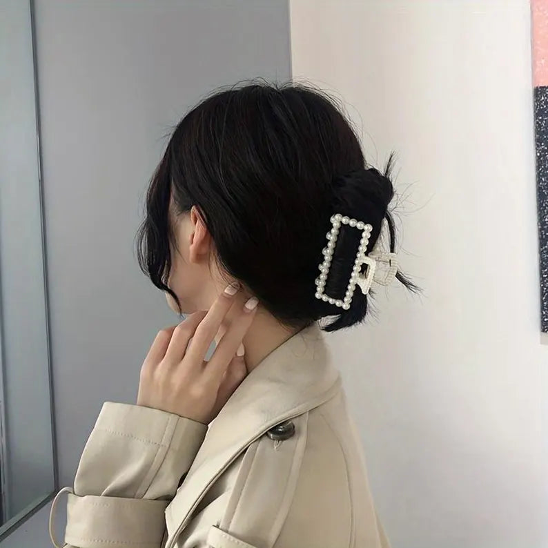 Pearl Hair Claw Clip